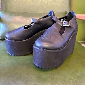 Super high UNIF Babydoll Wedge platforms- black, women’s 6